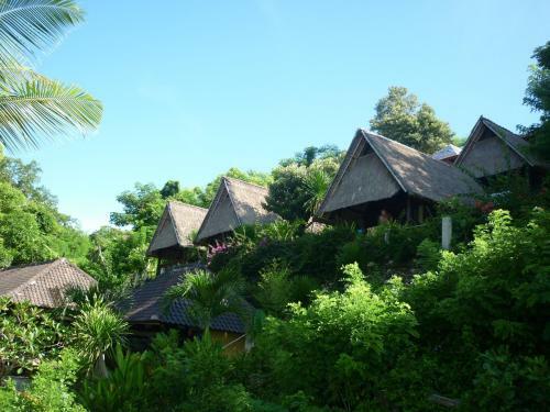 Song Lambung Beach Huts