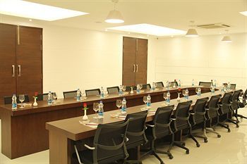 Hotel Bhawna Clarks Inn Agra