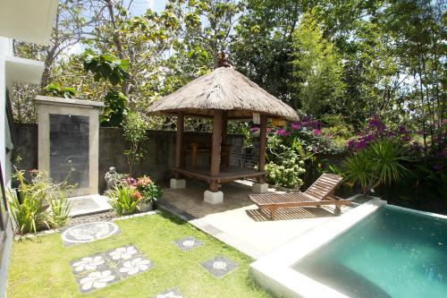 Hostal Padang Padang Surf Villa