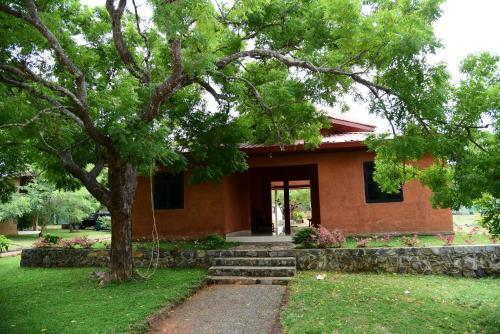 Hotel Indika Lake Resort