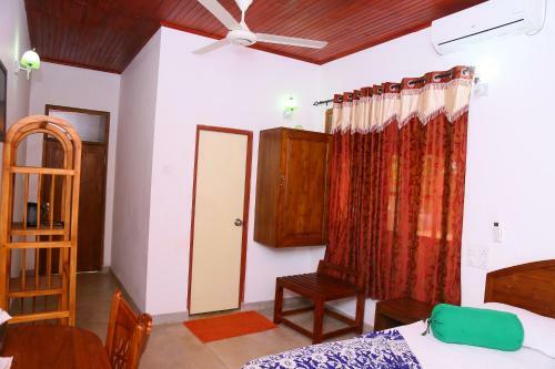 Hotel Rukmali Avanhala