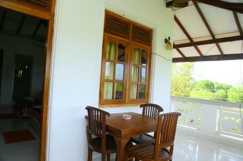 Hotel Rukmali Avanhala