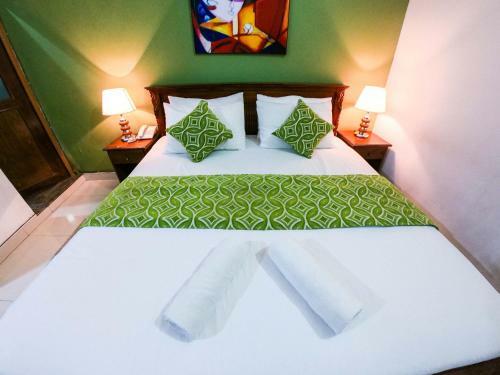 Hills Edge Hotel