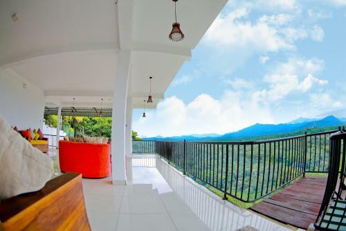 Hills Edge Hotel