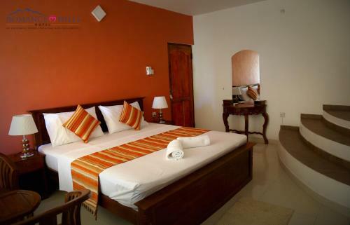 Hills Edge Hotel