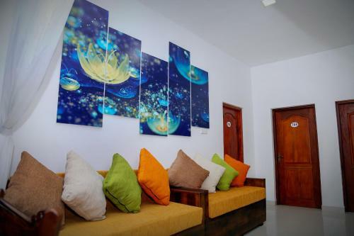 Hills Edge Hotel