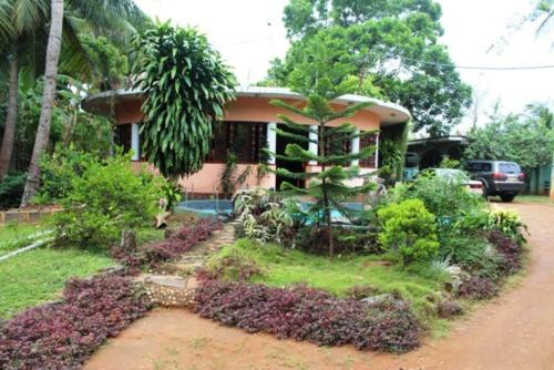 Walawe Park View Hotel