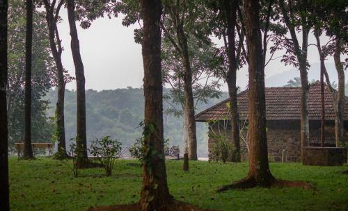 Hotel Quiet By The River- Cgh Earth