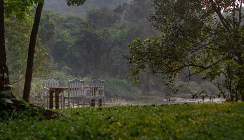 Hotel Quiet By The River- Cgh Earth
