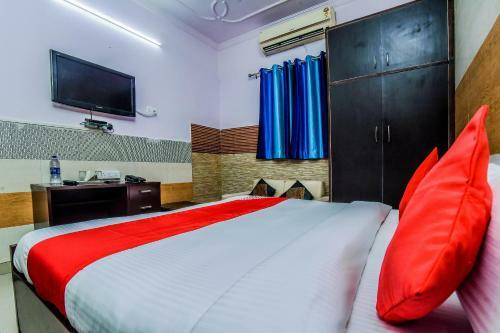 Oyo 18598 Hotel Satya Palace