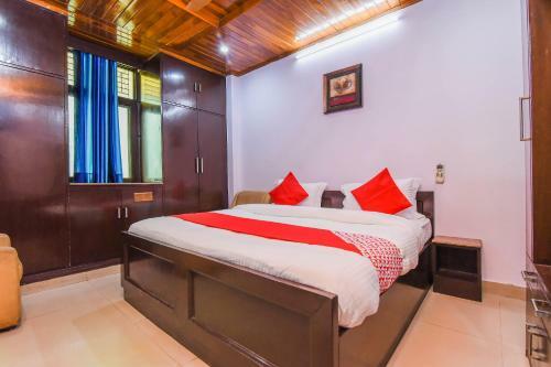Oyo 18598 Hotel Satya Palace