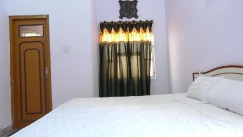 Bed & Breakfast Keshav Palace