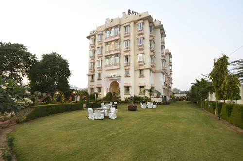 Hotel Satyam Palace