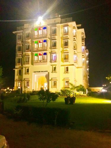Hotel Satyam Palace