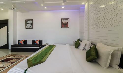 Hotel Raj Garden