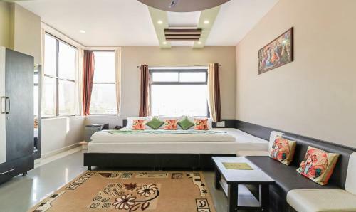 Hotel Raj Garden