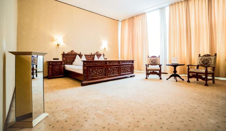Hotel President