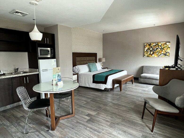 �urea Hotel And Suites