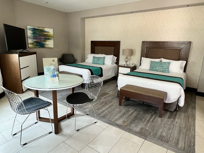 �urea Hotel And Suites