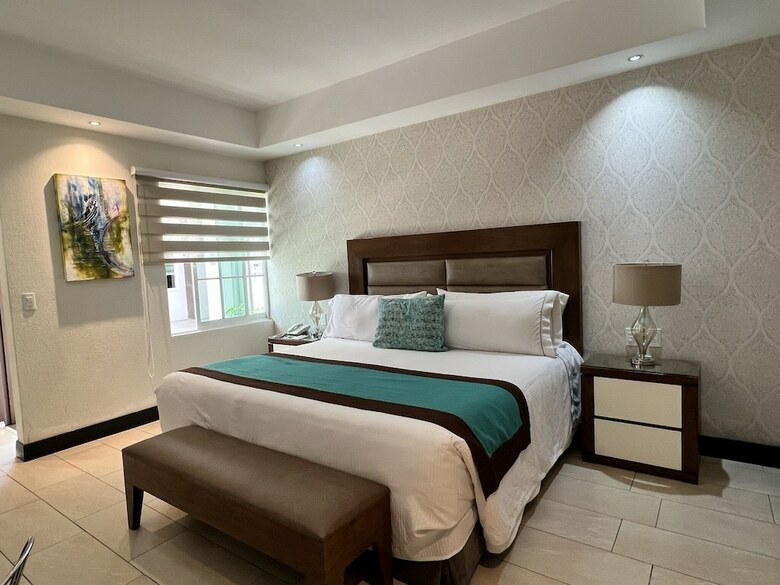 �urea Hotel And Suites