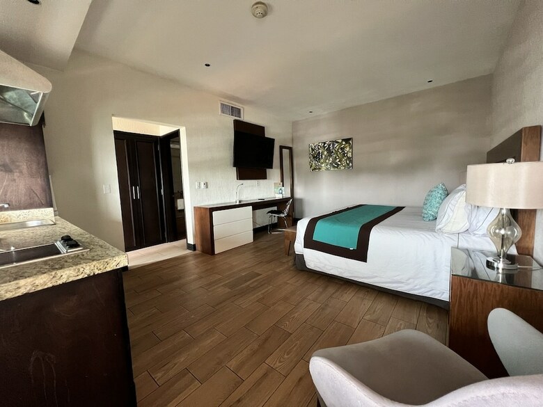 �urea Hotel And Suites