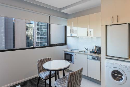Hotel Meriton Kent Street