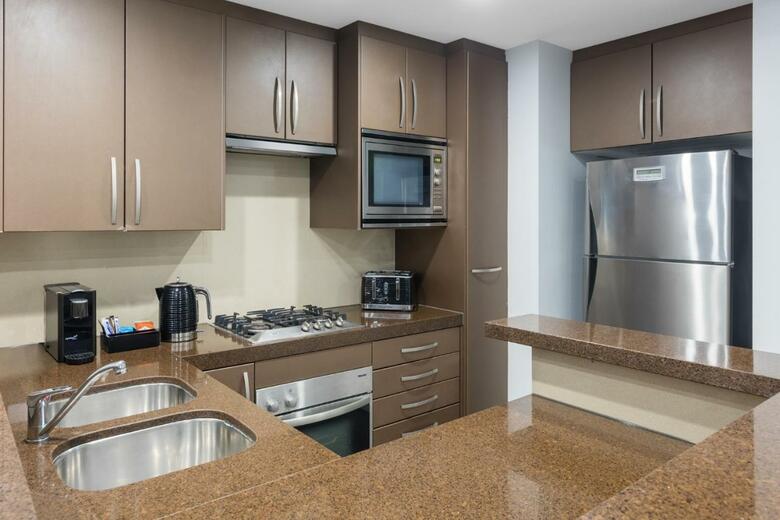 Hotel Meriton Serviced Apartments-world Tower