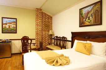 Hotel Platino (.)