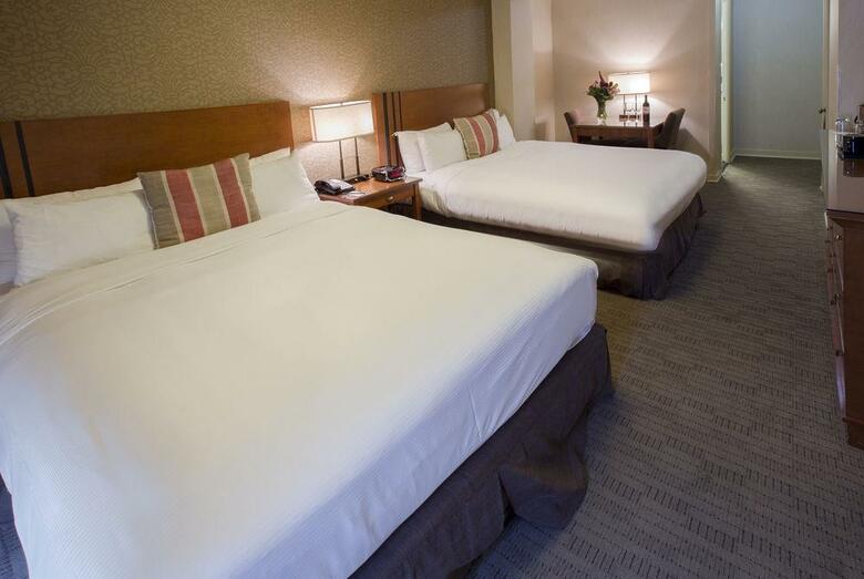 Executive Hotel Pacific