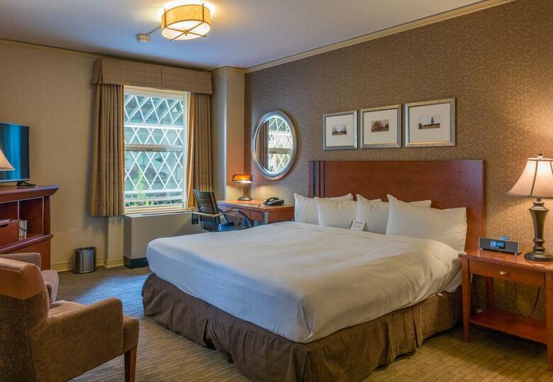 Executive Hotel Pacific