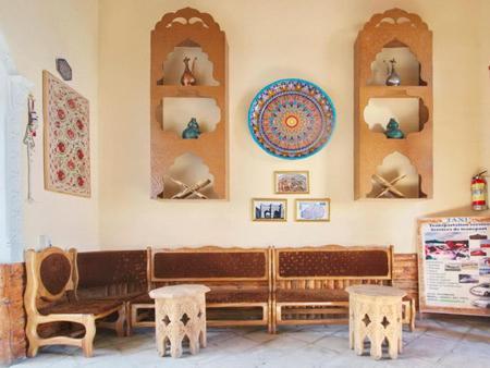 Hotel Qosha Darvoza