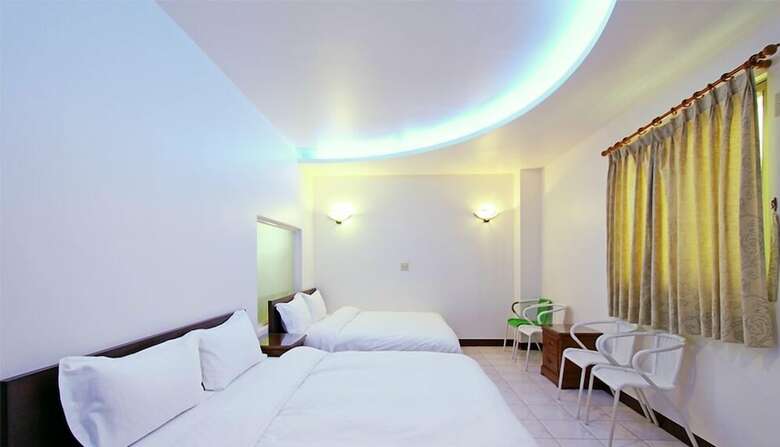 Bed & Breakfast Paris Villa