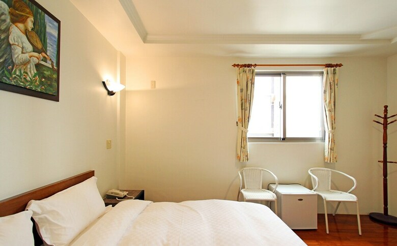 Bed & Breakfast Paris Villa