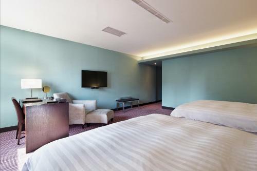52 Hotel