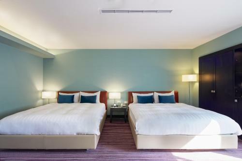 52 Hotel