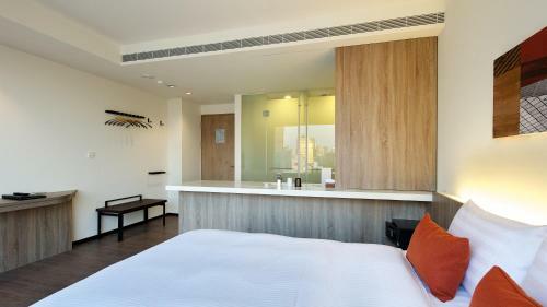 52 Hotel