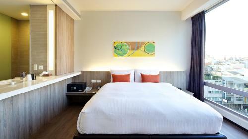 52 Hotel