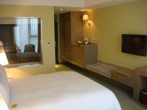 Park City Hotel Luzhou Hotel