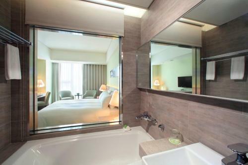 Park City Hotel Luzhou Hotel