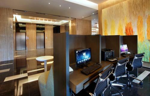 Park City Hotel Luzhou Hotel