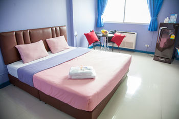 Hotel Happyland Mansion