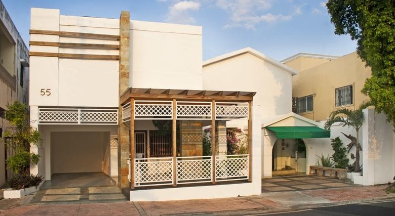 Hostal Midway
