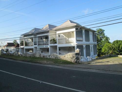 Hostal Paradise Inn