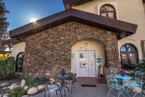 Hostal Desert Bird Guest House