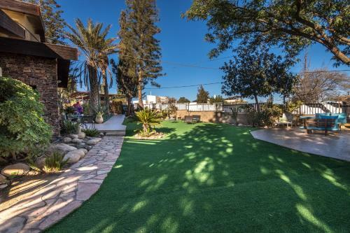 Hostal Desert Bird Guest House