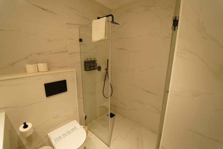 Shani Hotel