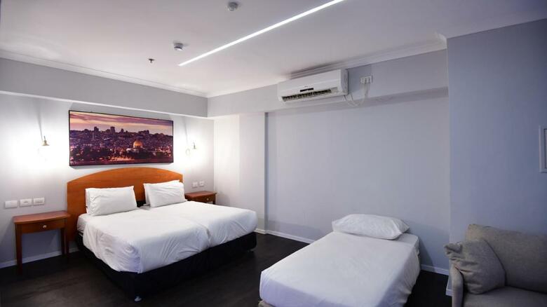 Shani Hotel