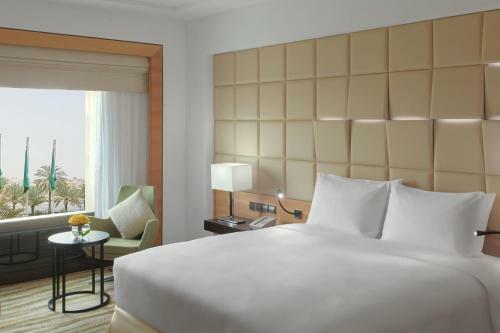 Hotel Doubletree By Hilton Al Muroj