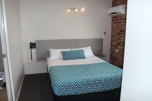 Sarina Beach Motel