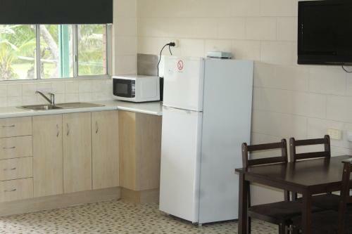 Sarina Beach Motel
